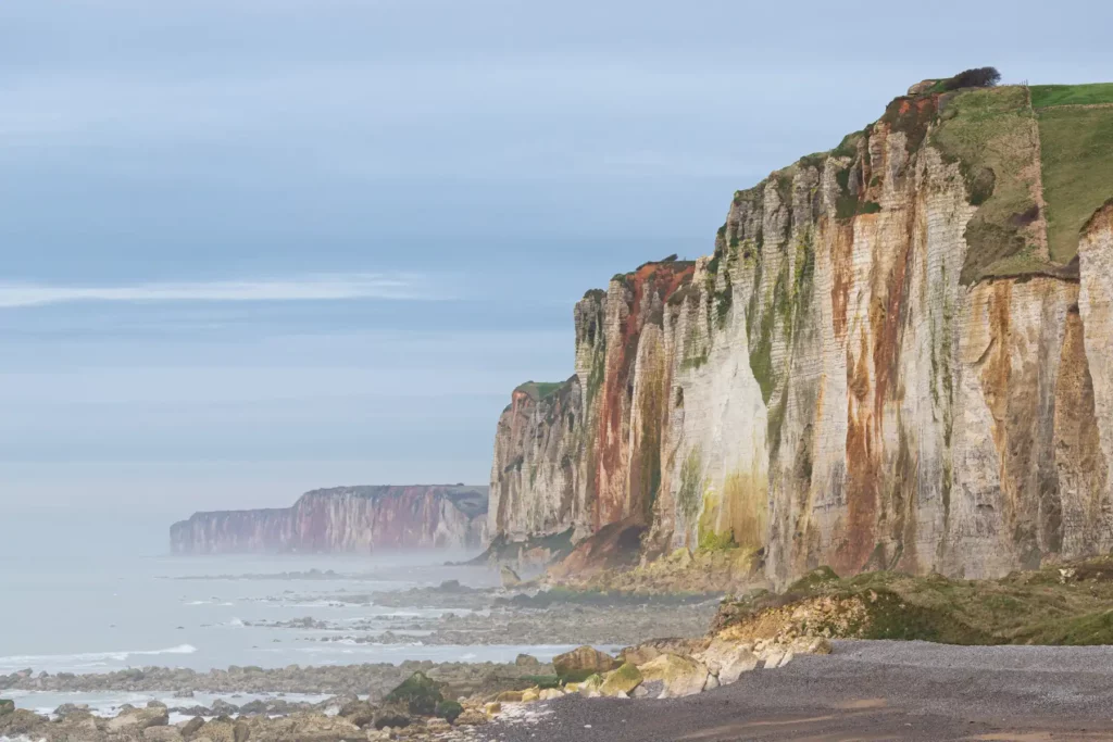 Brume de mer sur les falaises à Senneville sur Fécamp