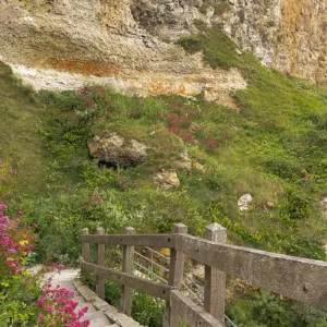 Escalier sur la plage de Senneville sur Fécamp, Côte d'Albâtre